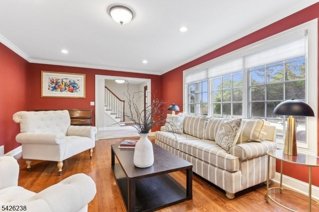 65 Rockledge Dr, Livingston Twp., NJ 07039