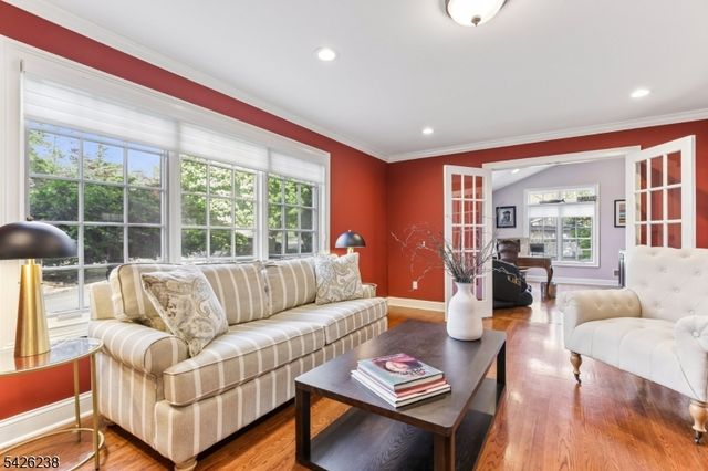 65 Rockledge Dr, Livingston Twp., NJ 07039