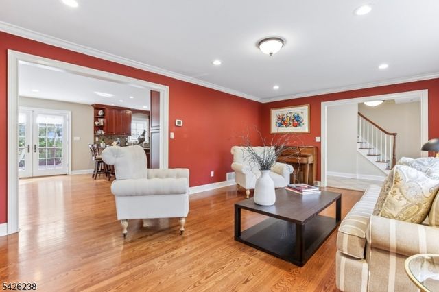 65 Rockledge Dr, Livingston Twp., NJ 07039