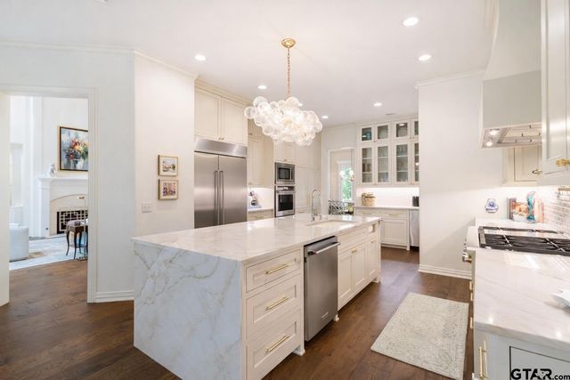 3640 River Oaks Court, Tyler, TX 75707
