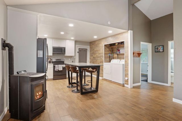 5090 Cox Dr, Valley Springs, CA 95252