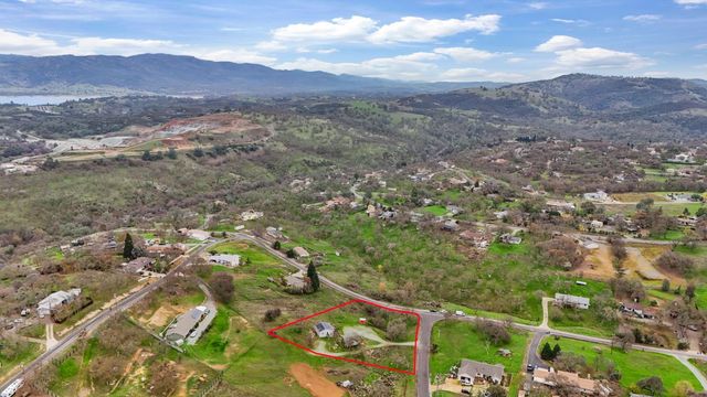 5090 Cox Dr, Valley Springs, CA 95252