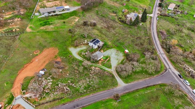 5090 Cox Dr, Valley Springs, CA 95252