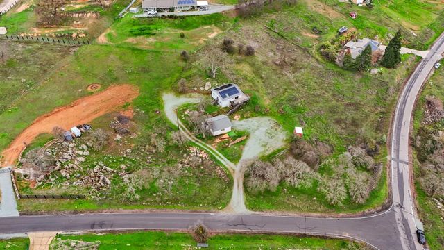 5090 Cox Dr, Valley Springs, CA 95252