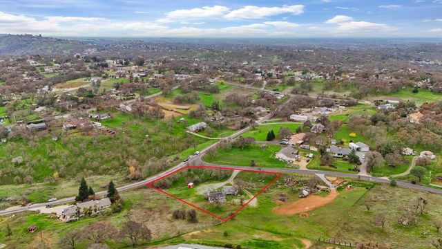 5090 Cox Dr, Valley Springs, CA 95252