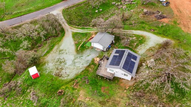 5090 Cox Dr, Valley Springs, CA 95252