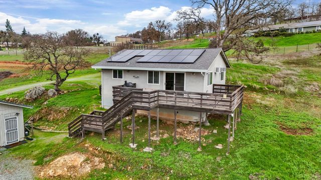 5090 Cox Dr, Valley Springs, CA 95252