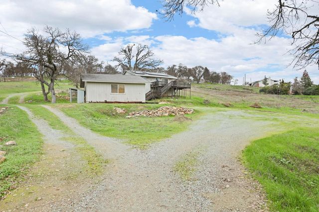 5090 Cox Dr, Valley Springs, CA 95252