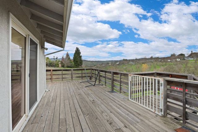 5090 Cox Dr, Valley Springs, CA 95252