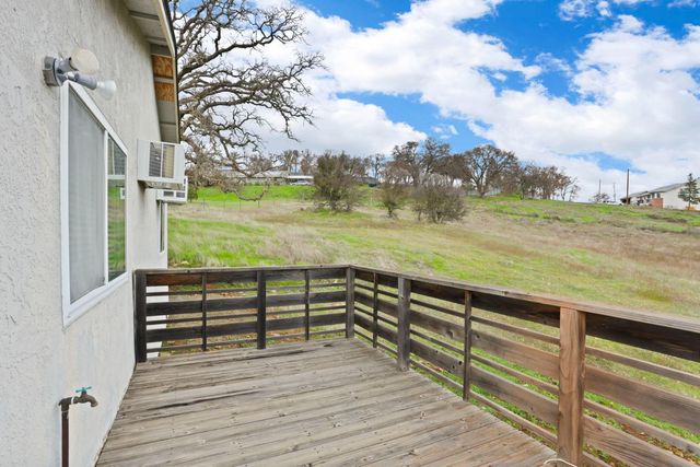 5090 Cox Dr, Valley Springs, CA 95252