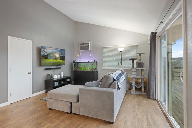 5090 Cox Dr, Valley Springs, CA 95252