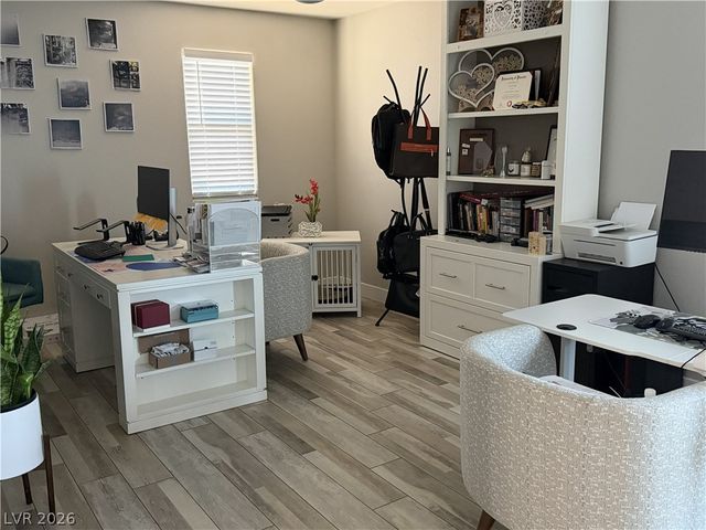 7758 Meng Court, Las Vegas, NV 89113