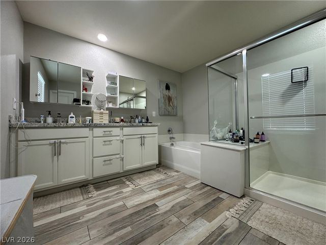 7758 Meng Court, Las Vegas, NV 89113