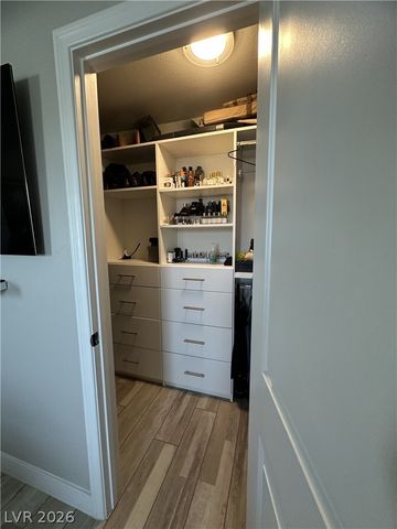 7758 Meng Court, Las Vegas, NV 89113