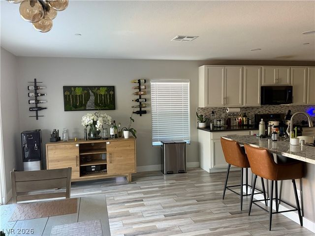 7758 Meng Court, Las Vegas, NV 89113