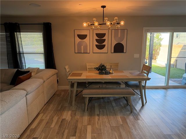 7758 Meng Court, Las Vegas, NV 89113