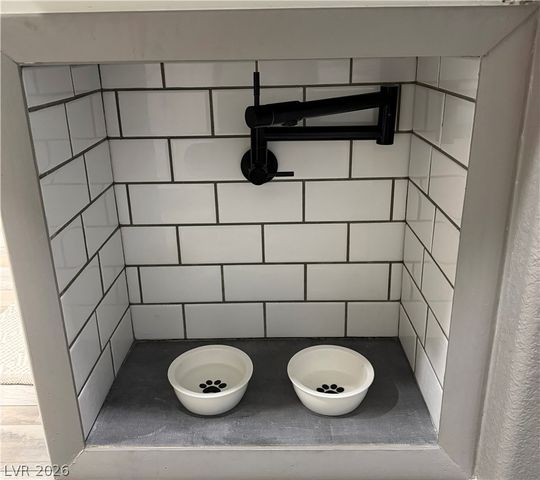 7758 Meng Court, Las Vegas, NV 89113