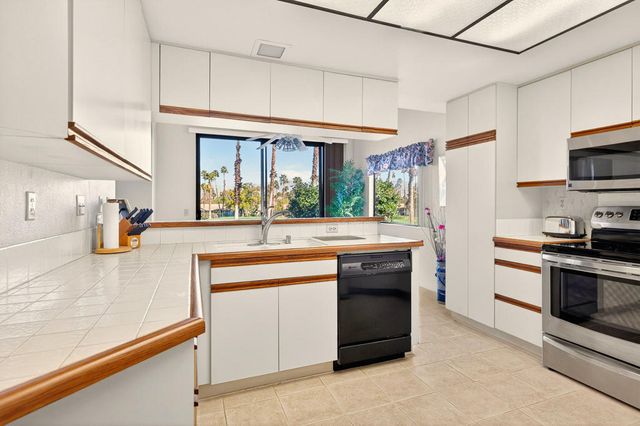 76654 Hollyhock Drive, Palm Desert, CA 92211