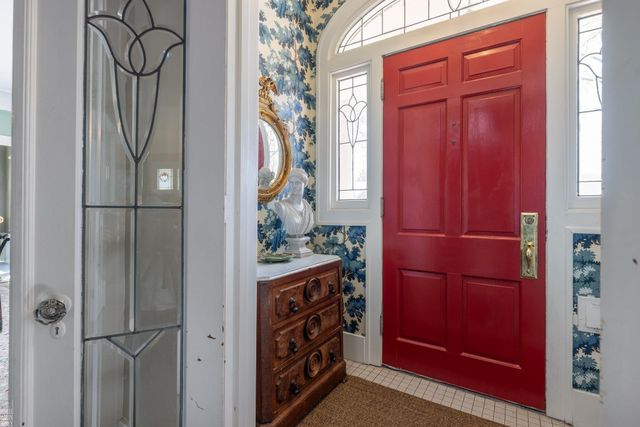 274 Kerby Road, Grosse Pointe Farms, MI 48236