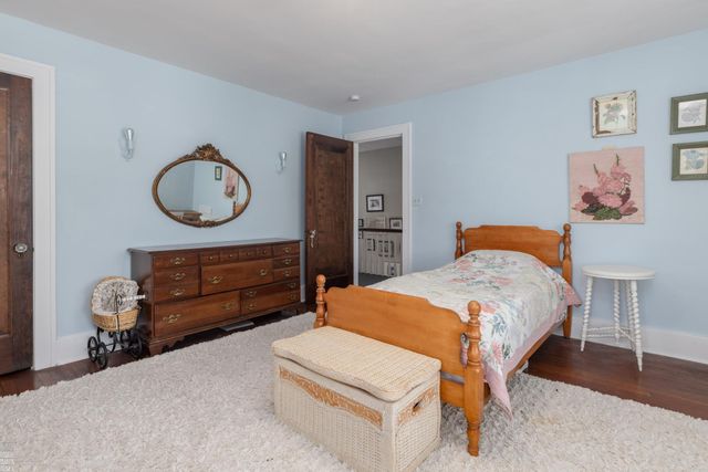 274 Kerby Road, Grosse Pointe Farms, MI 48236