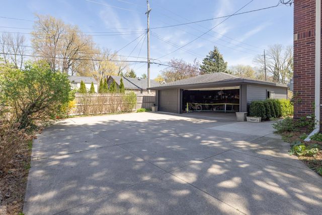 274 Kerby Road, Grosse Pointe Farms, MI 48236