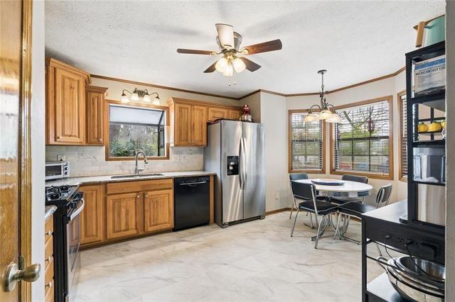 3492 Vista Heights Way SW, Lilburn, GA 30047