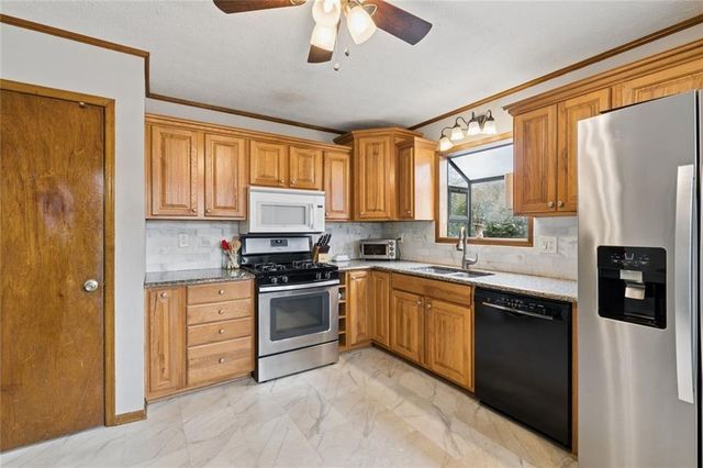3492 Vista Heights Way SW, Lilburn, GA 30047