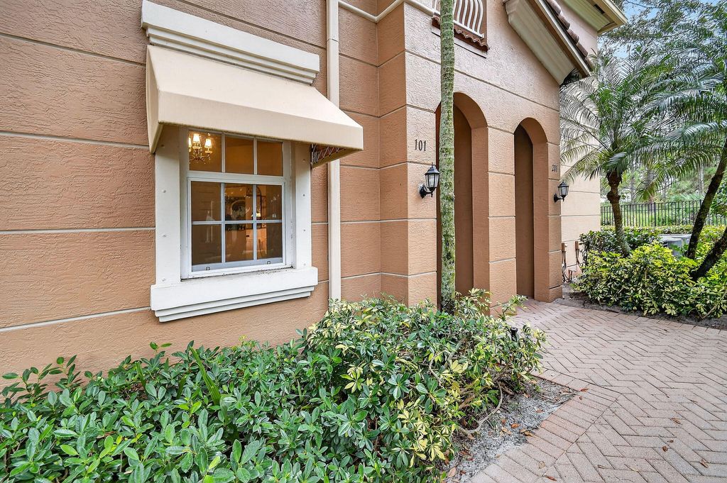 4891 Bonsai Circle 101, Palm Beach Gardens, FL 33418