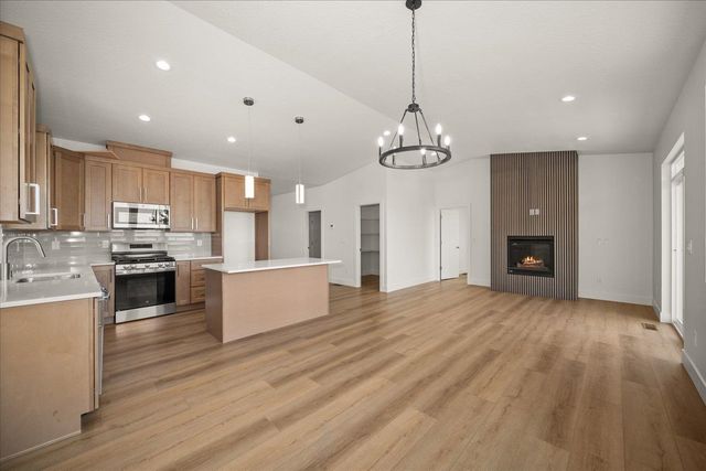 4233 W Tolliver Ct, Spokane, WA 99208