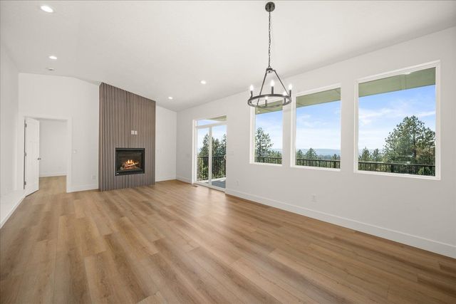 4233 W Tolliver Ct, Spokane, WA 99208