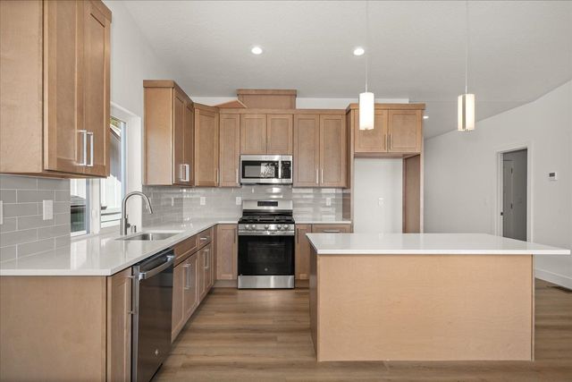 4233 W Tolliver Ct, Spokane, WA 99208