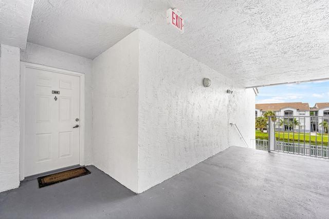 2620 S University Drive 308, Davie, FL 33328