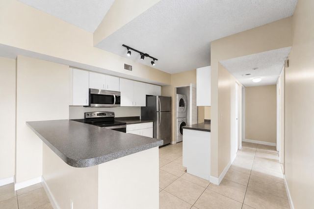 2620 S University Drive 308, Davie, FL 33328