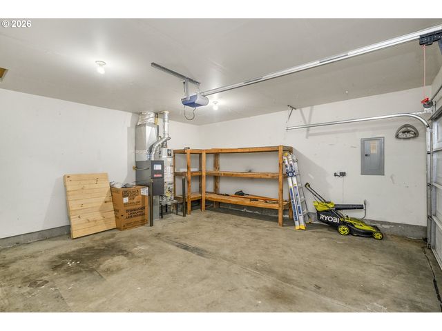 915 Ne MARINERS Loop, Portland, OR 97211