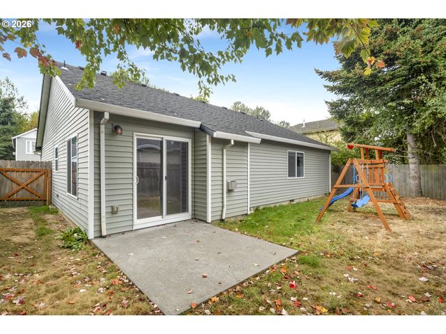 915 Ne MARINERS Loop, Portland, OR 97211