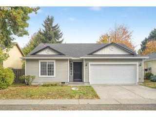 915 Ne MARINERS Loop, Portland, OR 97211