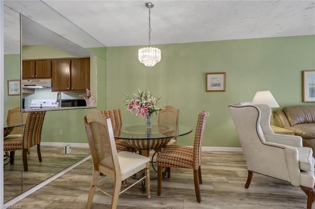 1025 Foxfire LN # 110, Naples, FL 34104