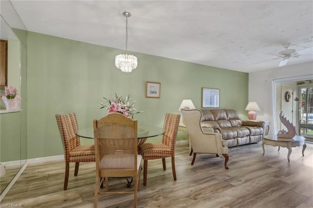 1025 Foxfire LN # 110, Naples, FL 34104