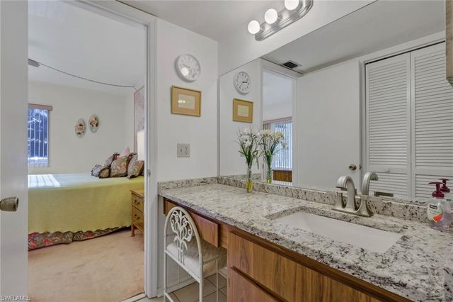 1025 Foxfire LN # 110, Naples, FL 34104