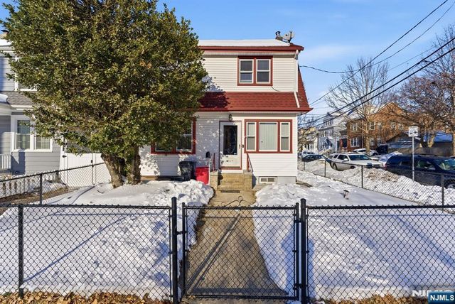 407 3rd Avenue, Newark, NJ 07107