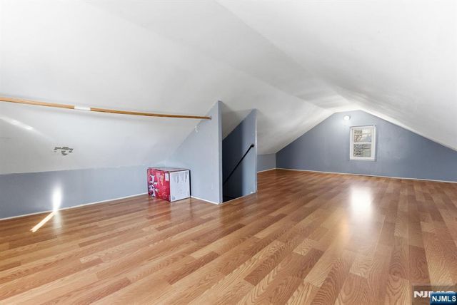 407 3rd Avenue, Newark, NJ 07107