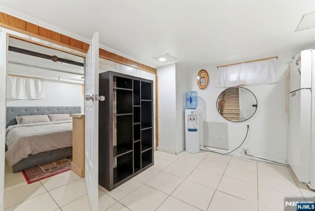 407 3rd Avenue, Newark, NJ 07107