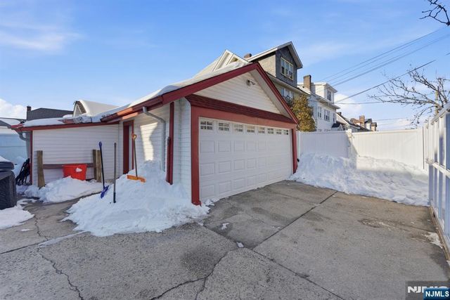 407 3rd Avenue, Newark, NJ 07107