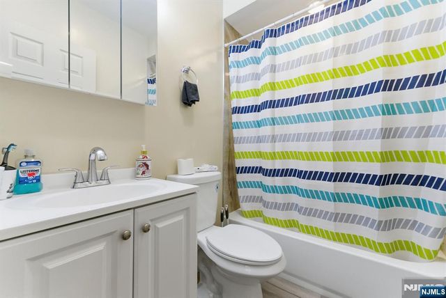 407 3rd Avenue, Newark, NJ 07107