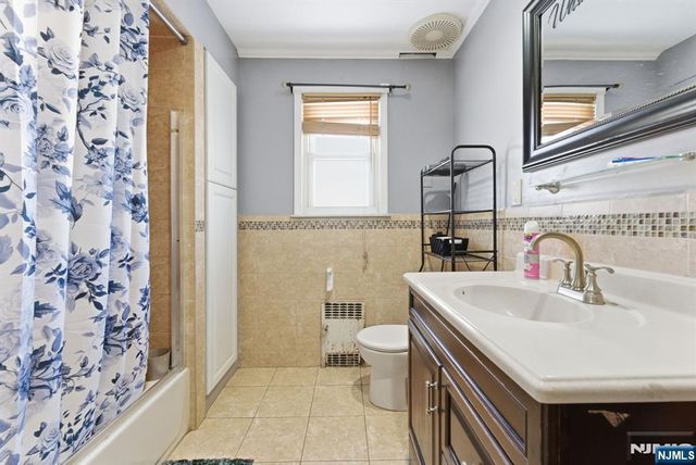 407 3rd Avenue, Newark, NJ 07107