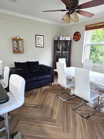 1889 SE 14th St, Homestead, FL 33035