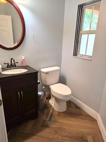 1889 SE 14th St, Homestead, FL 33035