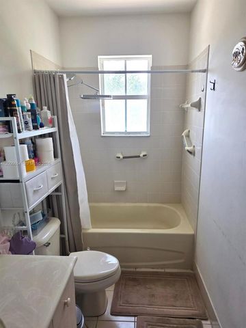 1889 SE 14th St, Homestead, FL 33035