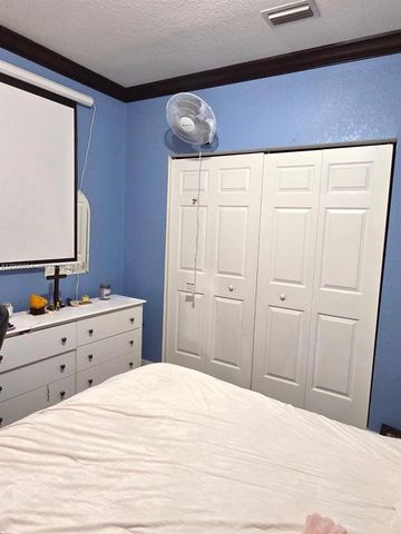 1889 SE 14th St, Homestead, FL 33035