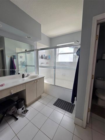 1889 SE 14th St, Homestead, FL 33035